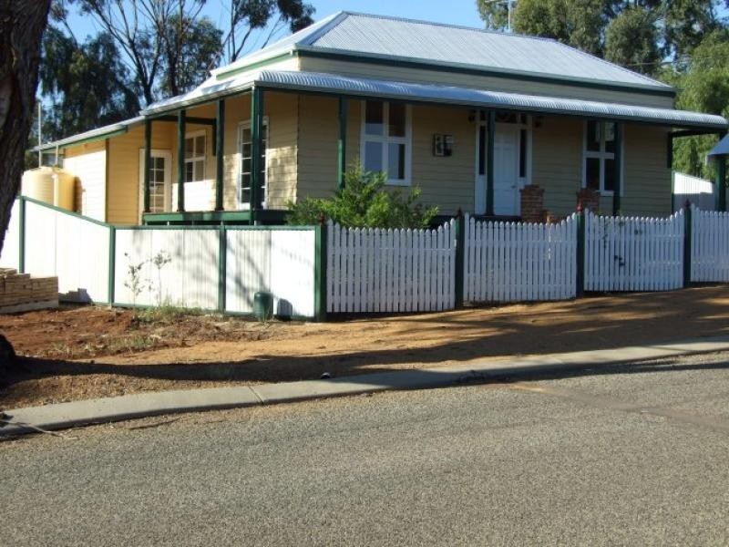 14 Radnor Road, York WA 6302