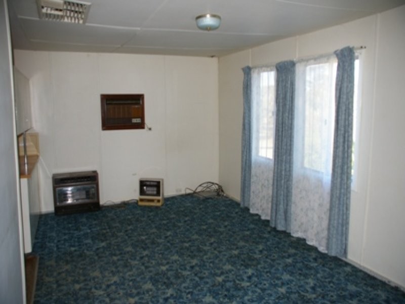 2 Newell Street, Quairading WA 6383