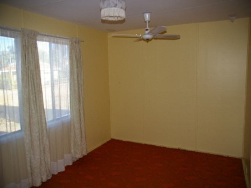 2 Newell Street, Quairading WA 6383