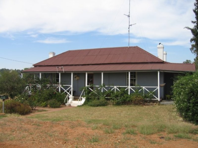 11 Tenth Road, York WA 6302