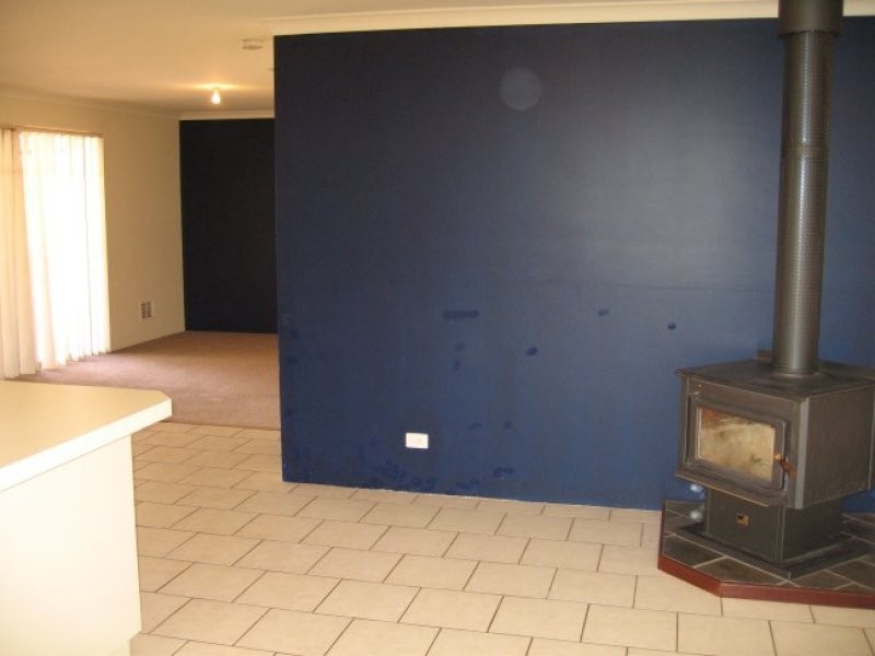 9 Maud Street, York WA 6302