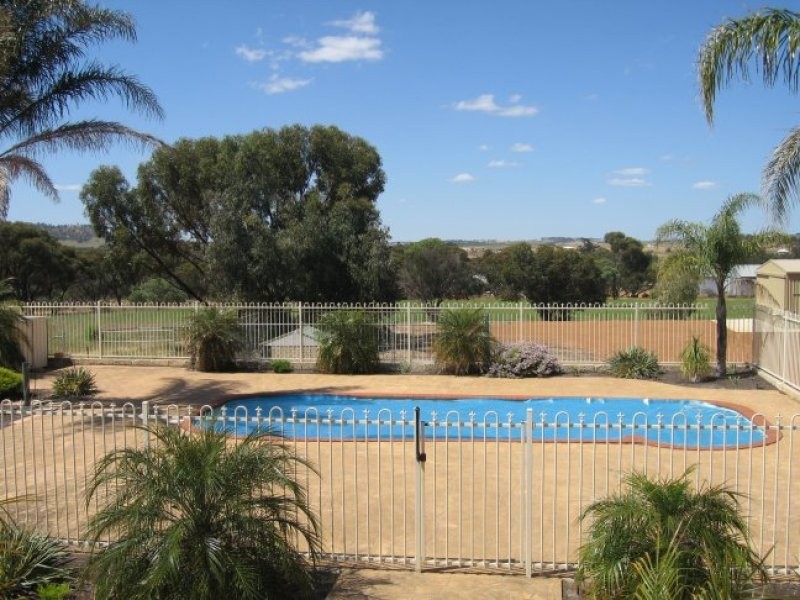 38 Tenth Road, York WA 6302