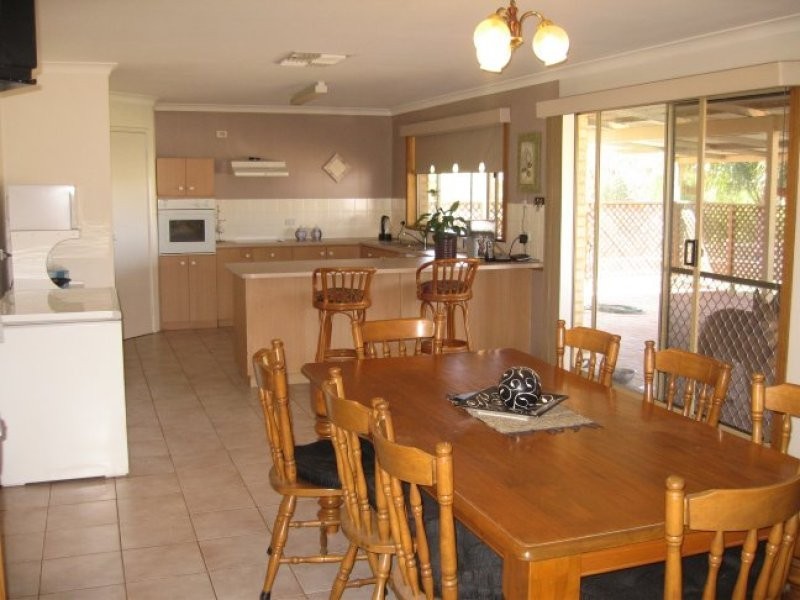 38 Tenth Road, York WA 6302