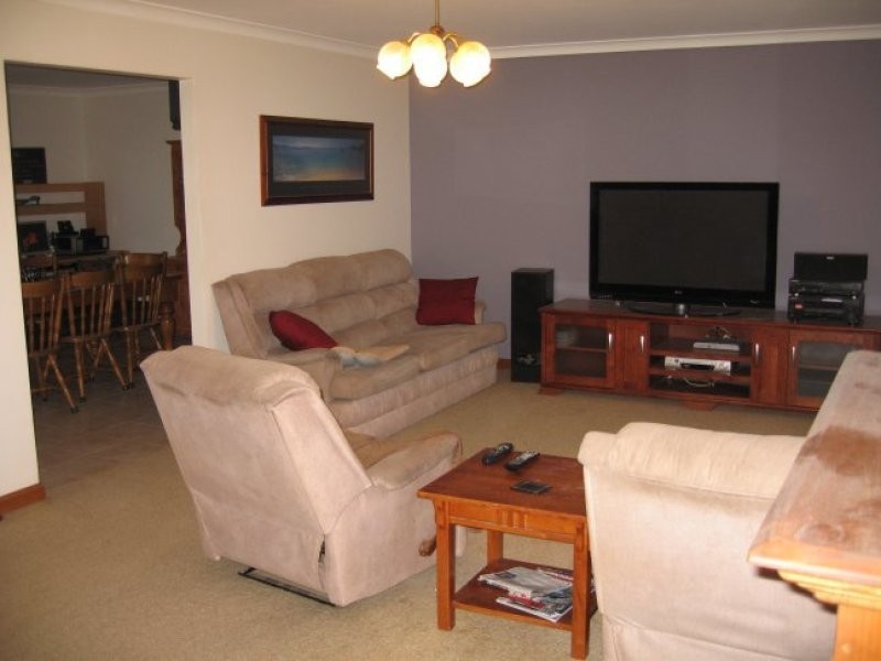 38 Tenth Road, York WA 6302