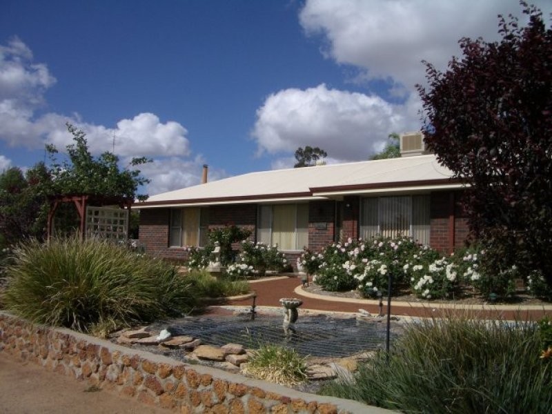 13 Maud Street, York WA 6302