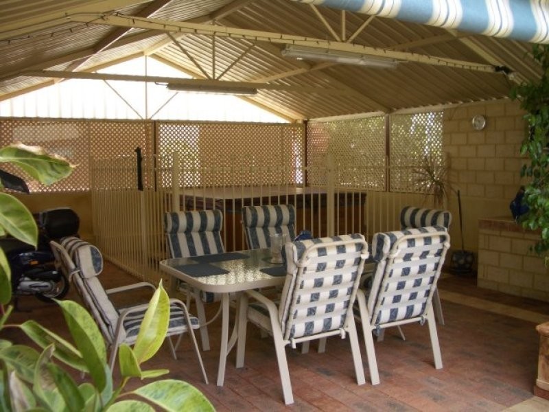 13 Maud Street, York WA 6302