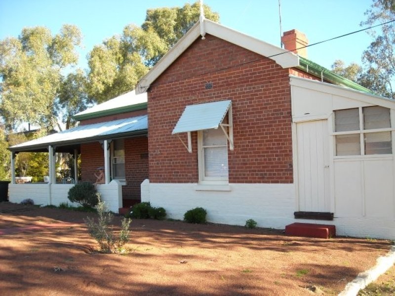 17 Brockman Street, Beverley WA 6304