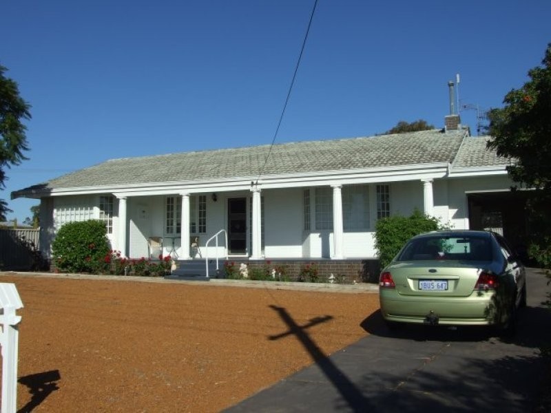 125 McLennan Street, Quairading WA 6383