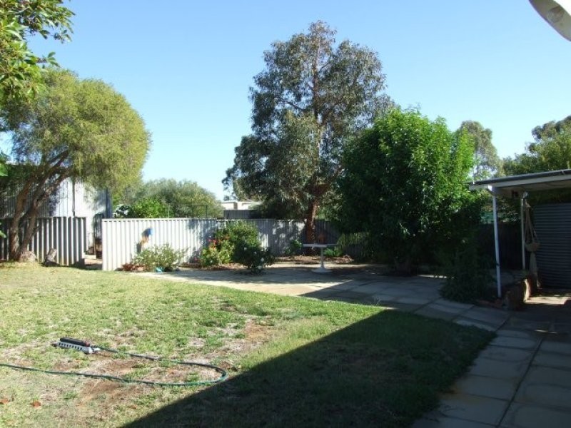 125 McLennan Street, Quairading WA 6383