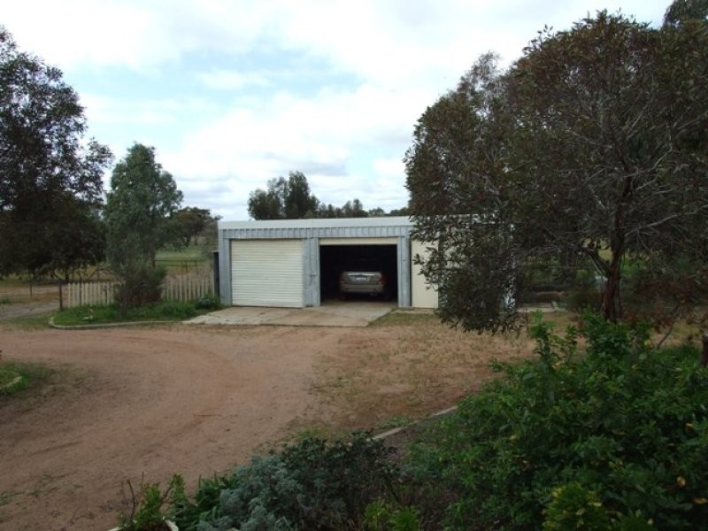 33 North Road, York WA 6302