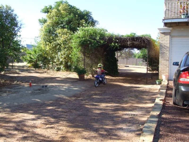 20 Fraser Street, York WA 6302