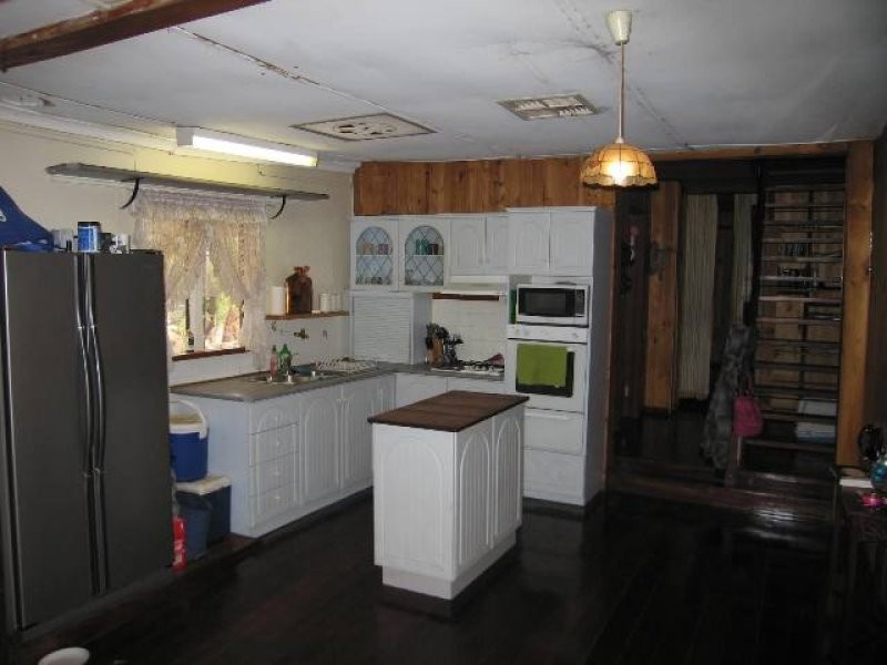 5 Lee Crescent, York WA 6302