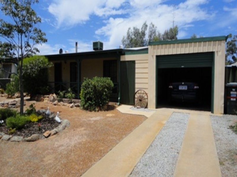 13 Morrison Street, Beverley WA 6304