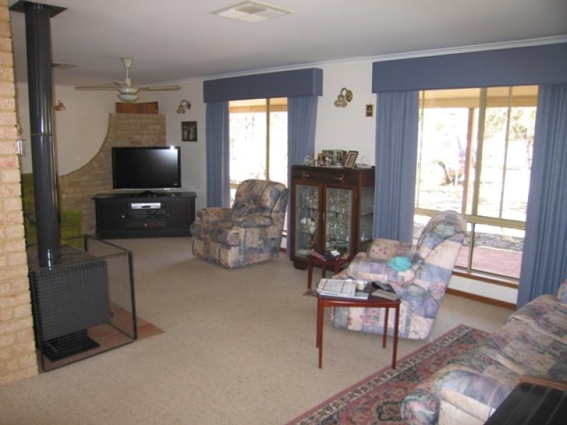 42 Osnaburg Road, York WA 6302