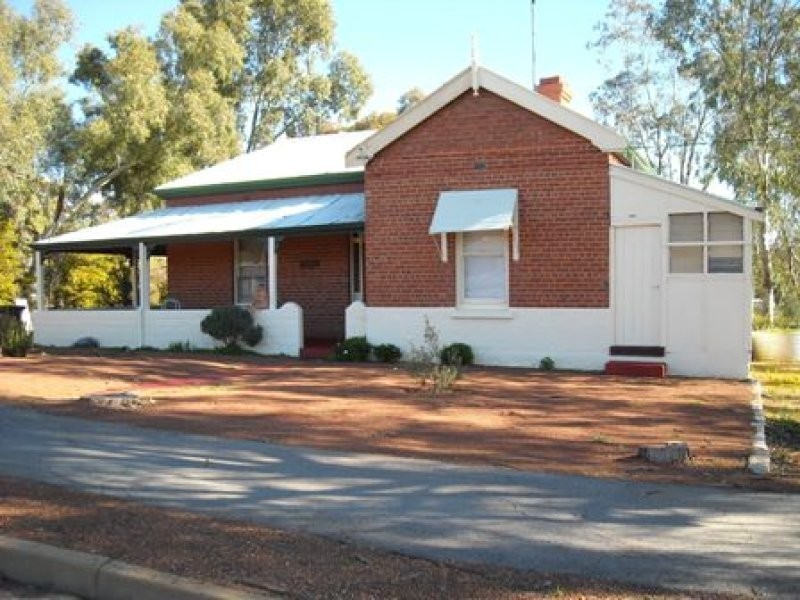 17 Brockman Street, Beverley WA 6304