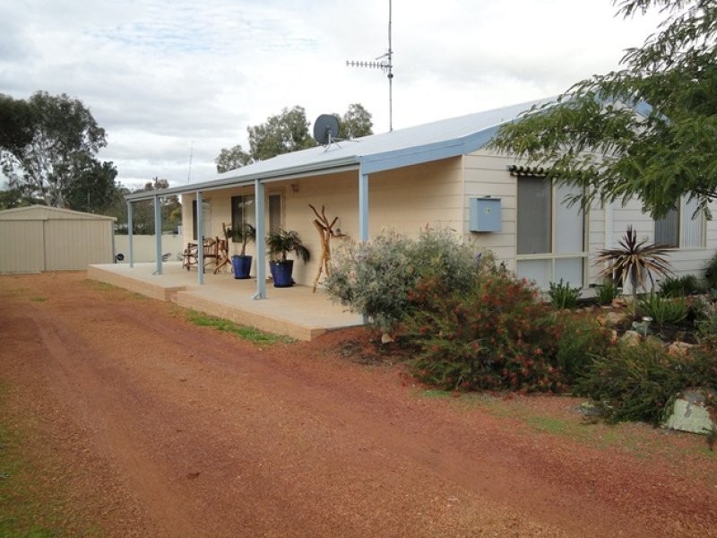 19 Railway Street, Beverley WA 6304