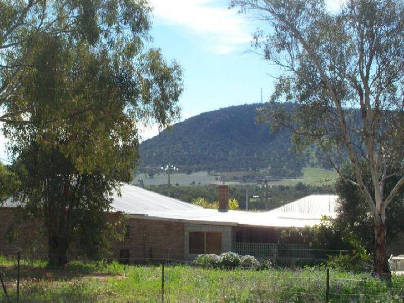 8 Thomson Street, York WA 6302