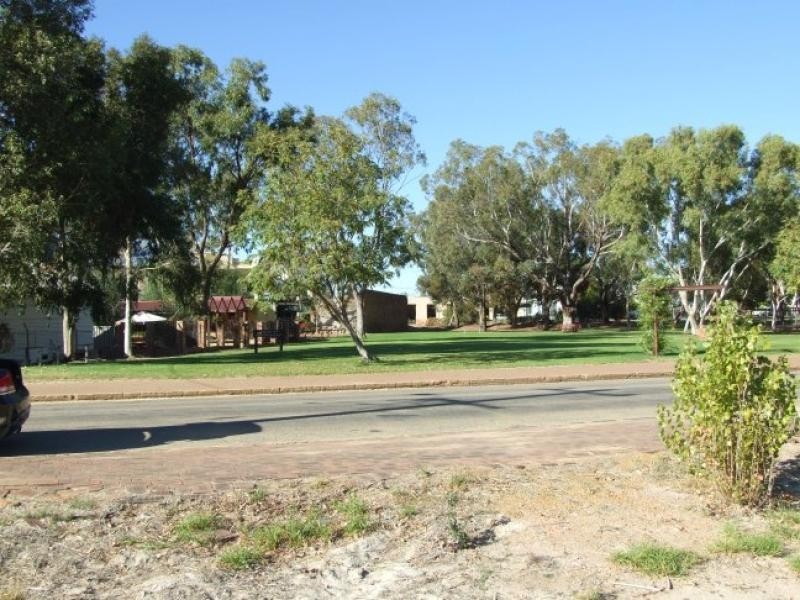 16 South Street, York WA 6302