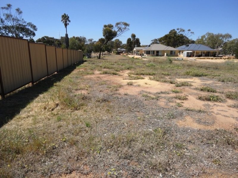 13 Railway Street, Beverley WA 6304