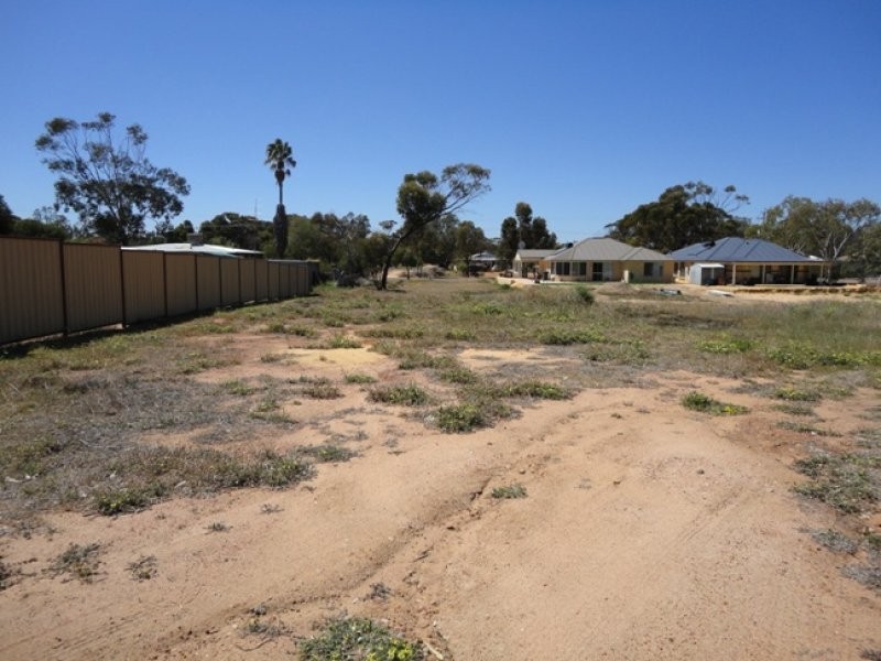 13 Railway Street, Beverley WA 6304