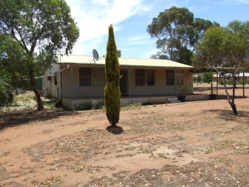 7 Lee Crescent, York WA 6302