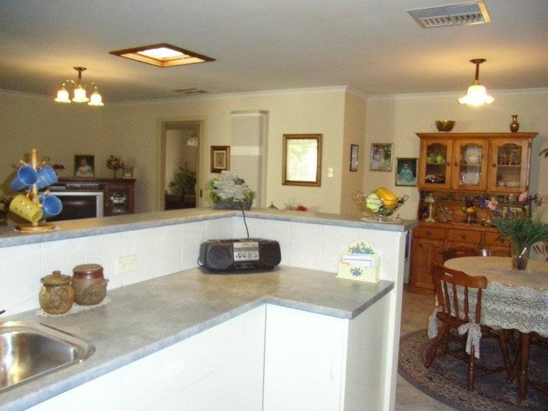 17 Maxwell Court, Evanston Park SA 5116