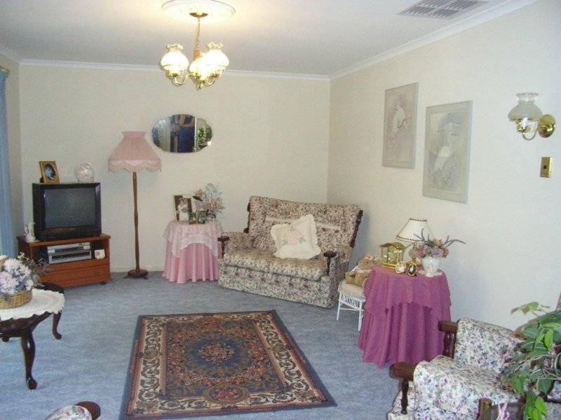 17 Maxwell Court, Evanston Park SA 5116