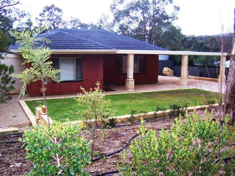 10 Emmett Road, Crafers West SA 5152