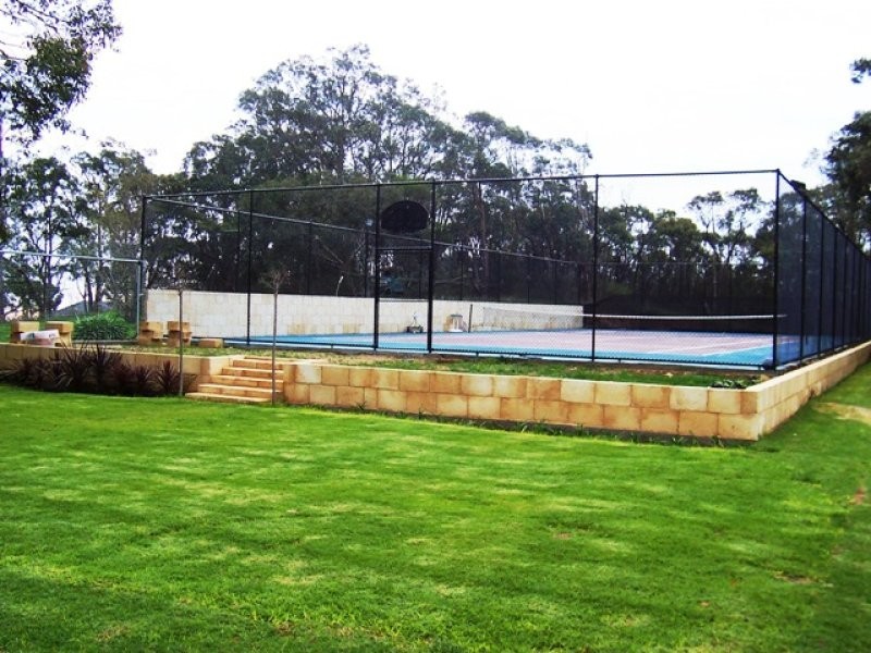 10 Emmett Road, Crafers West SA 5152