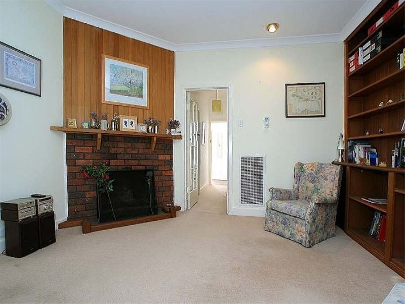 8 Victoria Ridge, Upper Ferntree Gully VIC 3156