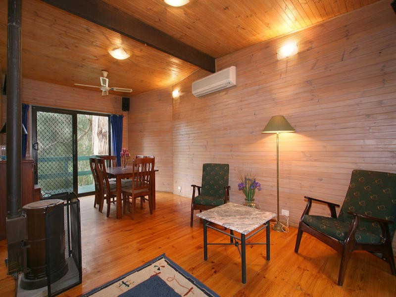 6 Runnymede Road, Belgrave VIC 3160