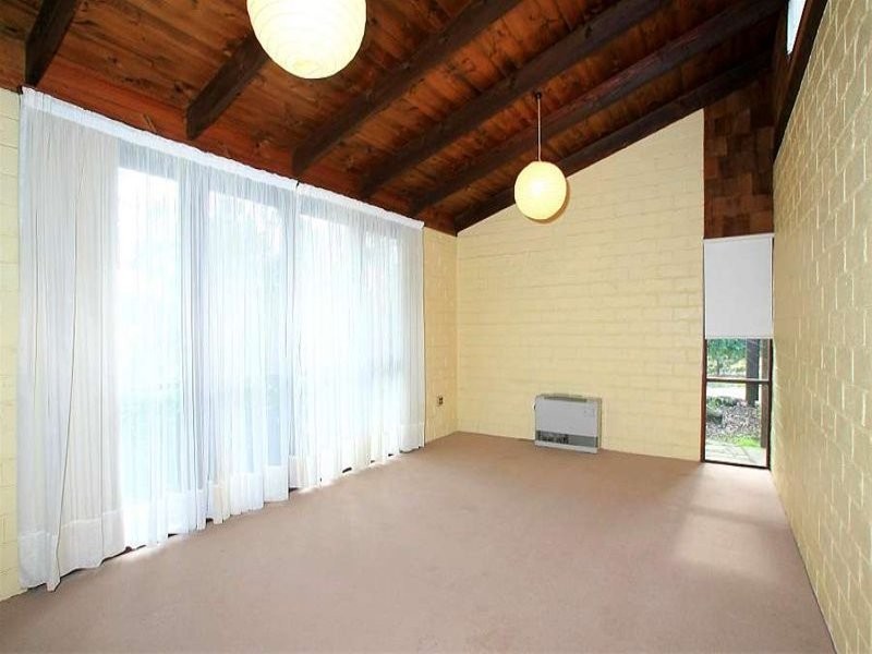 4 McNamara Road, Avonsleigh VIC 3782