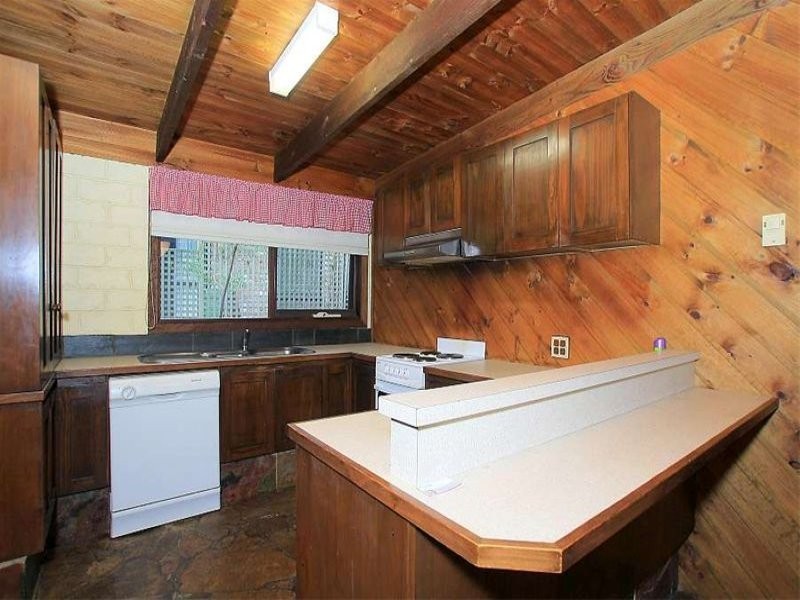 4 McNamara Road, Avonsleigh VIC 3782