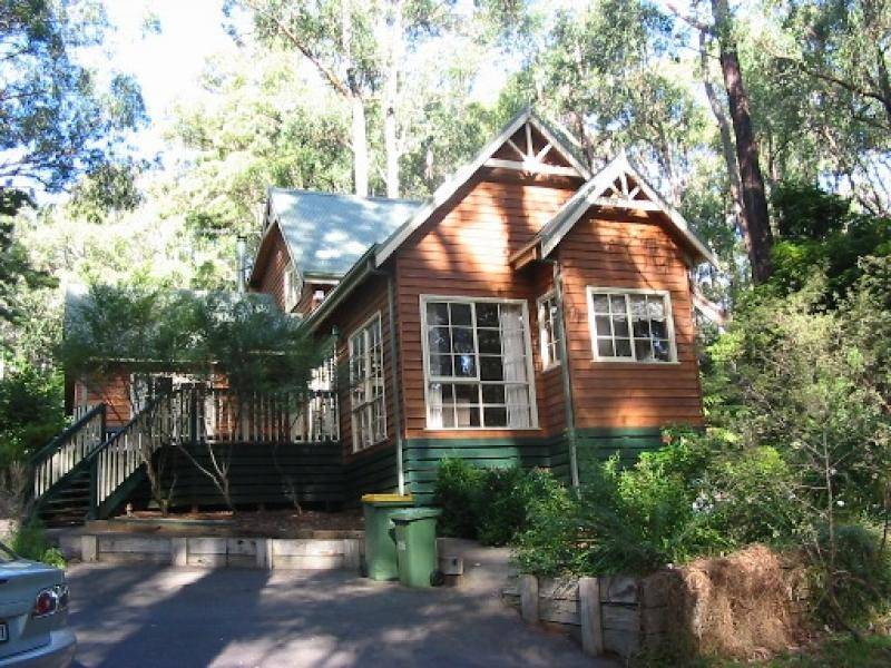 1a Woodland Grove, Selby VIC 3159