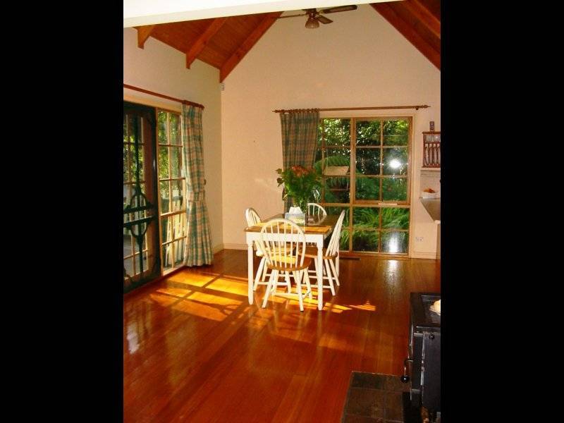 1a Woodland Grove, Selby VIC 3159