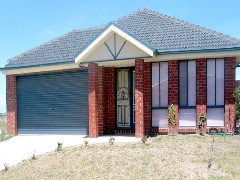 18 Storey Drive, Pakenham VIC 3810