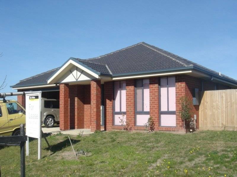 18 Storey Drive, Pakenham VIC 3810