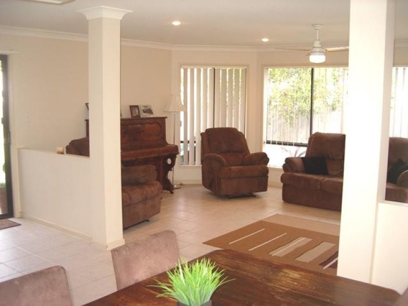 18 Baltimore Place, Kuluin QLD 4558
