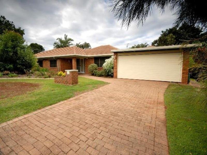 10 Scenic Avenue, Buderim QLD 4556