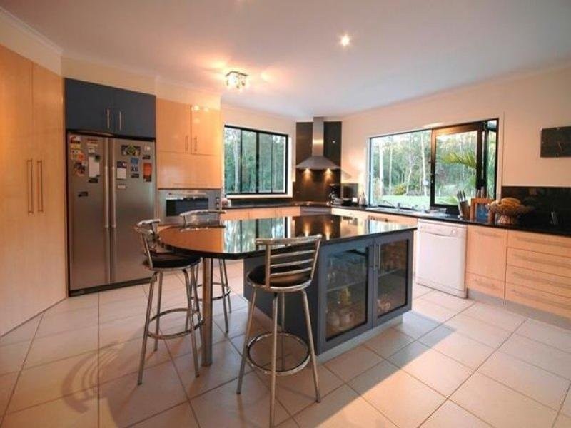 6 Sawreys Road, Forest Glen QLD 4556