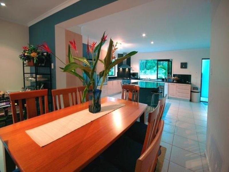 6 Sawreys Road, Forest Glen QLD 4556