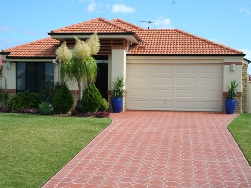 5 Courtenay, Sippy Downs QLD 4556