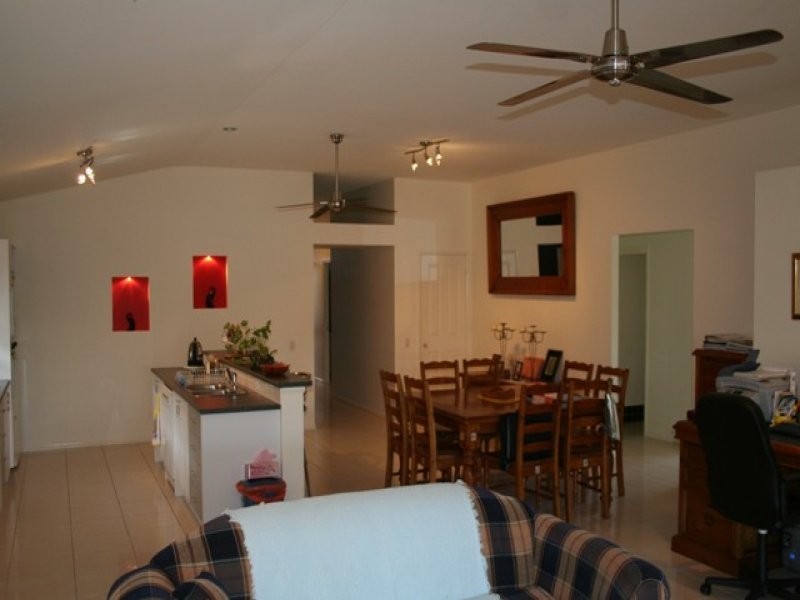 5 Courtenay, Sippy Downs QLD 4556