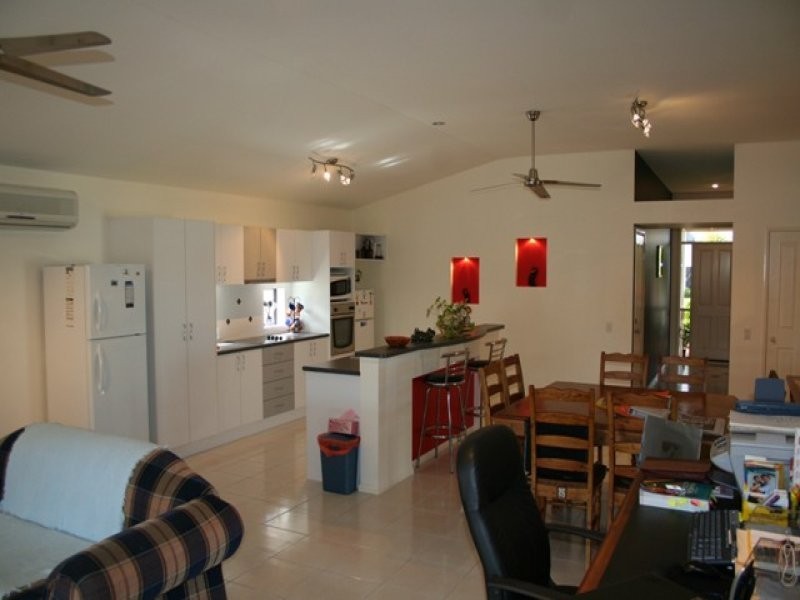 5 Courtenay, Sippy Downs QLD 4556