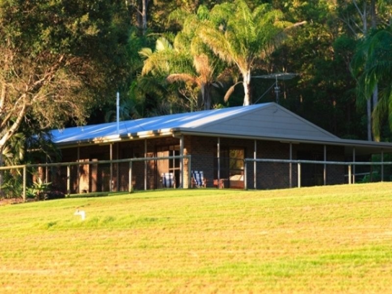 223 Dales Road, Chevallum QLD 4555