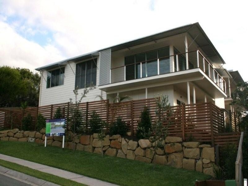 71 Southern Cross Parade, Sunrise Beach QLD 4567