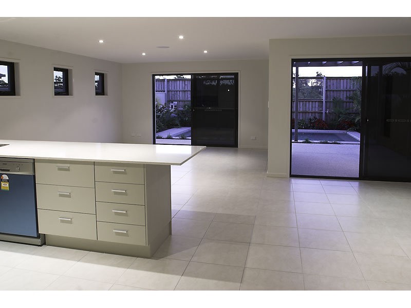 15 Easter St, Kawana Island QLD 4575