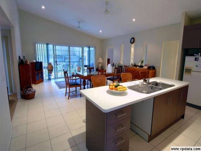 8 Hillview Drive, Buderim QLD 4556