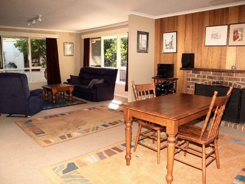 4 Summer Place, Mooroolbark VIC 3138