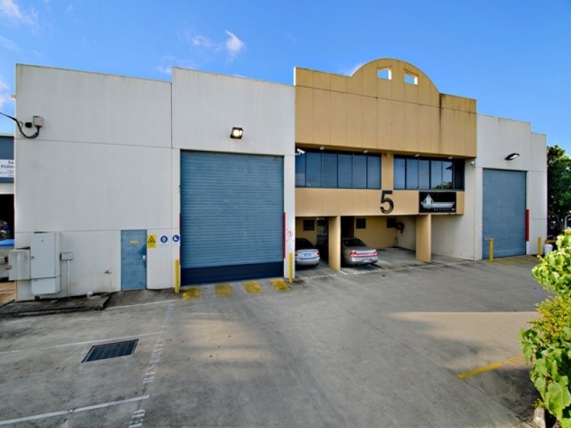 1&2/5 Machinery Avenue, Warana QLD 4575
